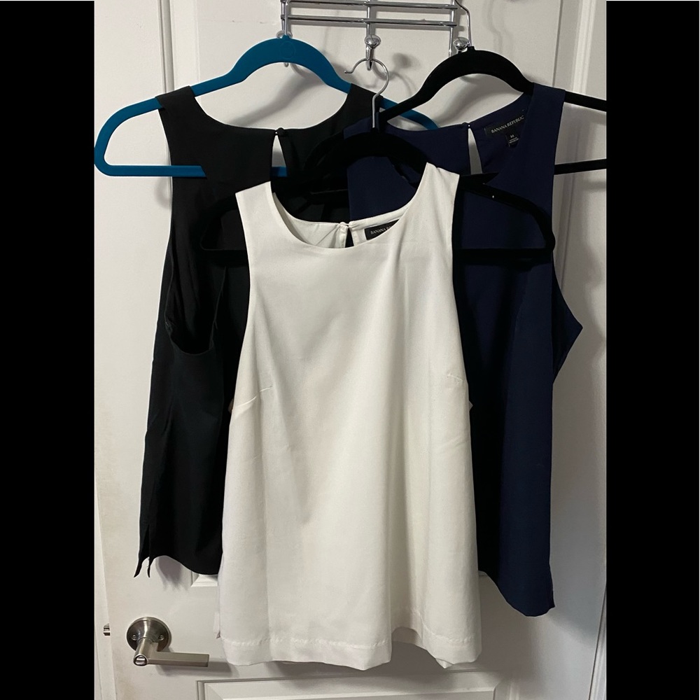 3 Banana Republic racer back tanks, EUC medium navy cream and black